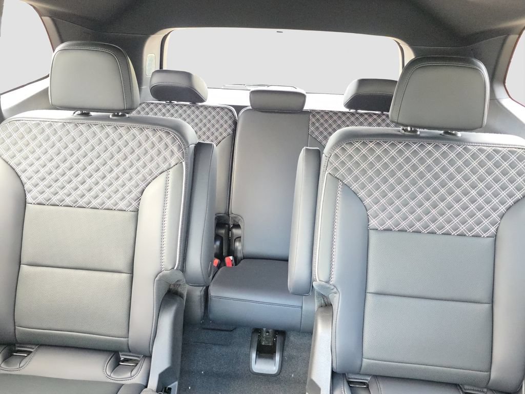 2026 GMC Acadia Denali - Photo 12