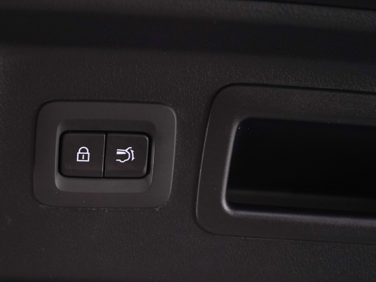 Used 2024  Mazda Preferred image 18