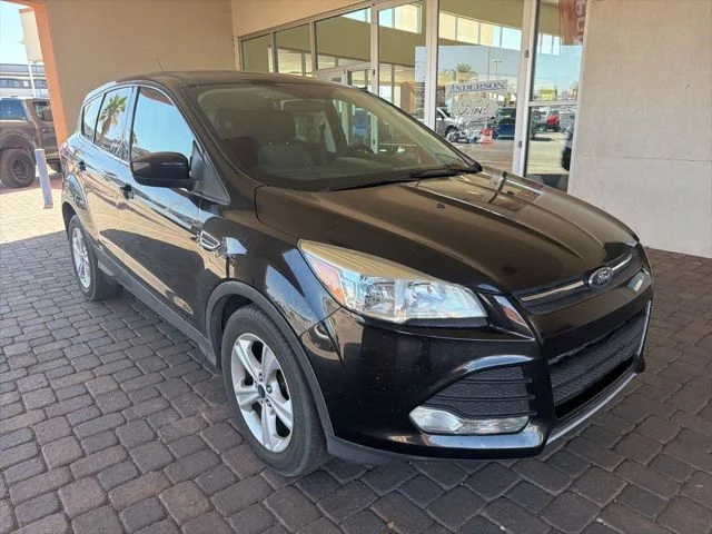 Used 2015 Tuxedo Black Ford SE image 3