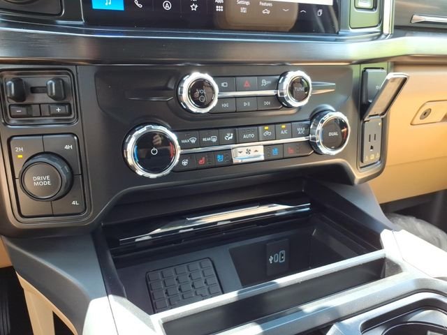 New 2026 Star White Metallic Tri-Coat Ford F-350® Lariat® image 26