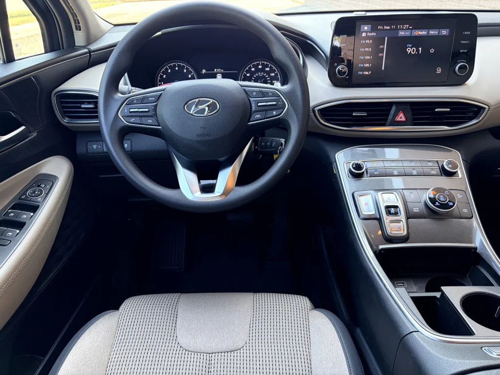 Used 2023 Twilight Black Hyundai SE image 16