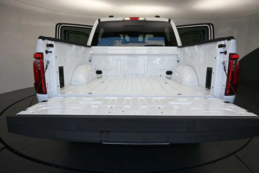 New 2026 Oxford White Ford XLT image 11