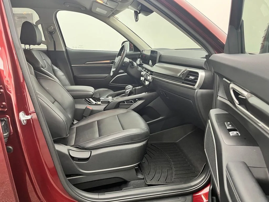 Used 2024 Red Kia S image 30