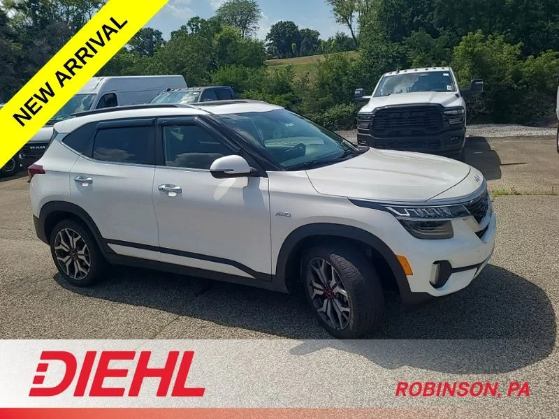 Used 2022 White Kia SX image 4