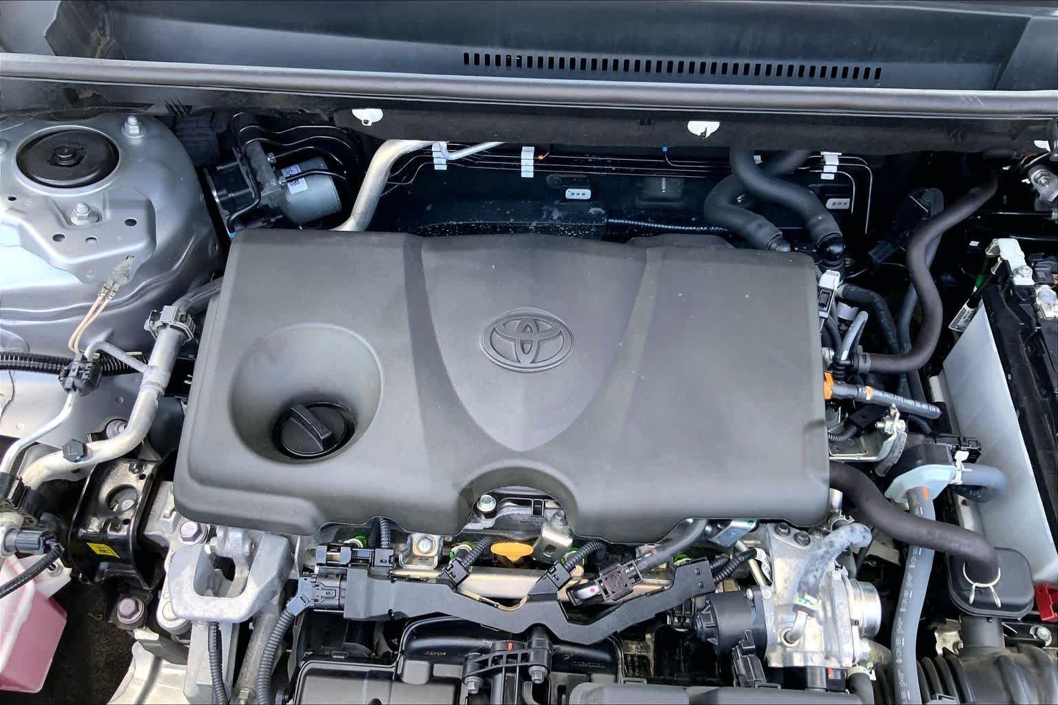 Used 2024 Silver Sky Metallic Toyota XLE image 30