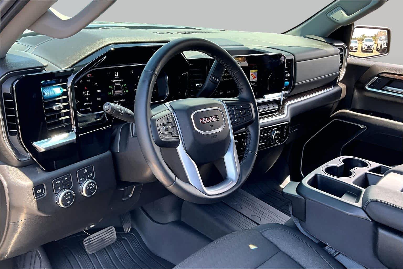 Used 2026 Onyx Black GMC Elevation image 15