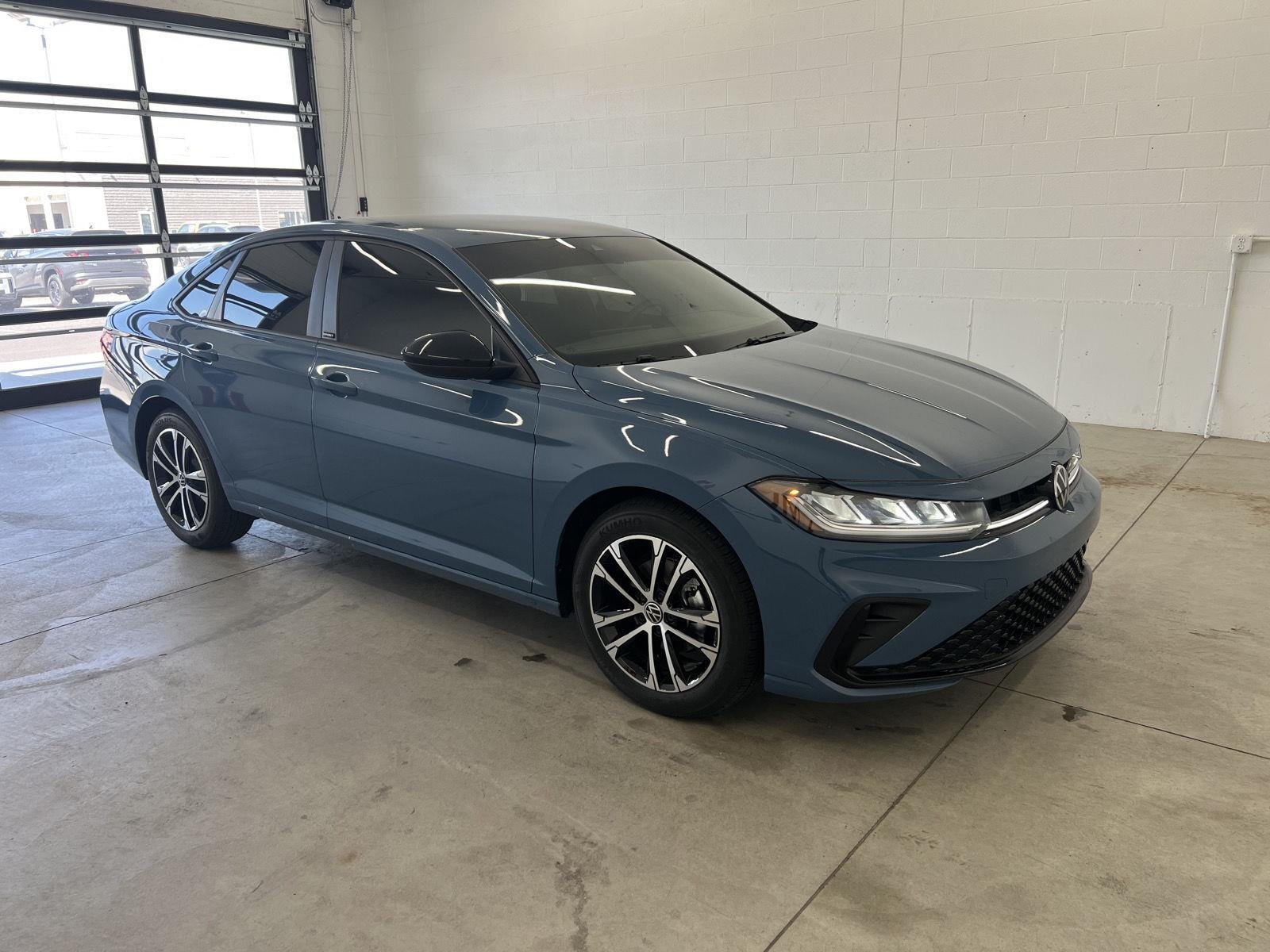 2026 Volkswagen Jetta Sport - Photo 9
