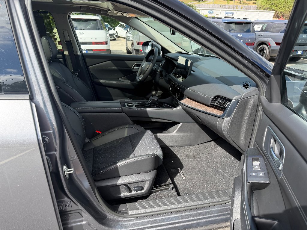 2026 Nissan Rogue Platinum - Photo 19