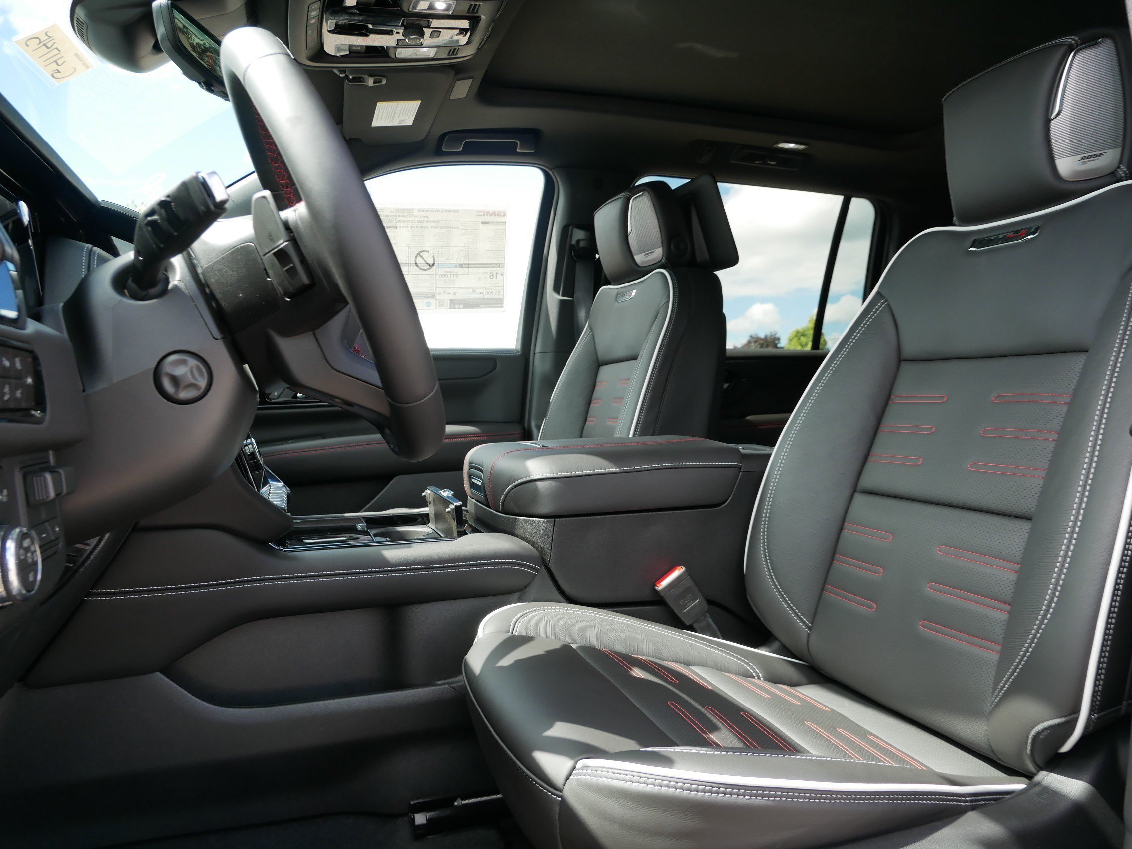 2026 GMC Yukon XL AT4 Ultimate - Photo 4