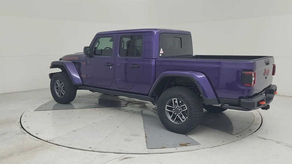 New 2026 Reign Exterior Paint Jeep Mojave X image 10