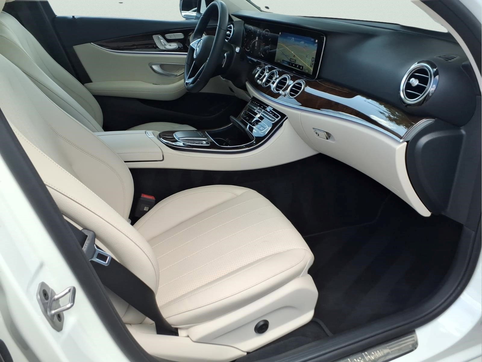 Certified Used 2023 MANUFAKTUR Diamond White Mercedes-Benz E 350 4MATIC® Sedan image 30
