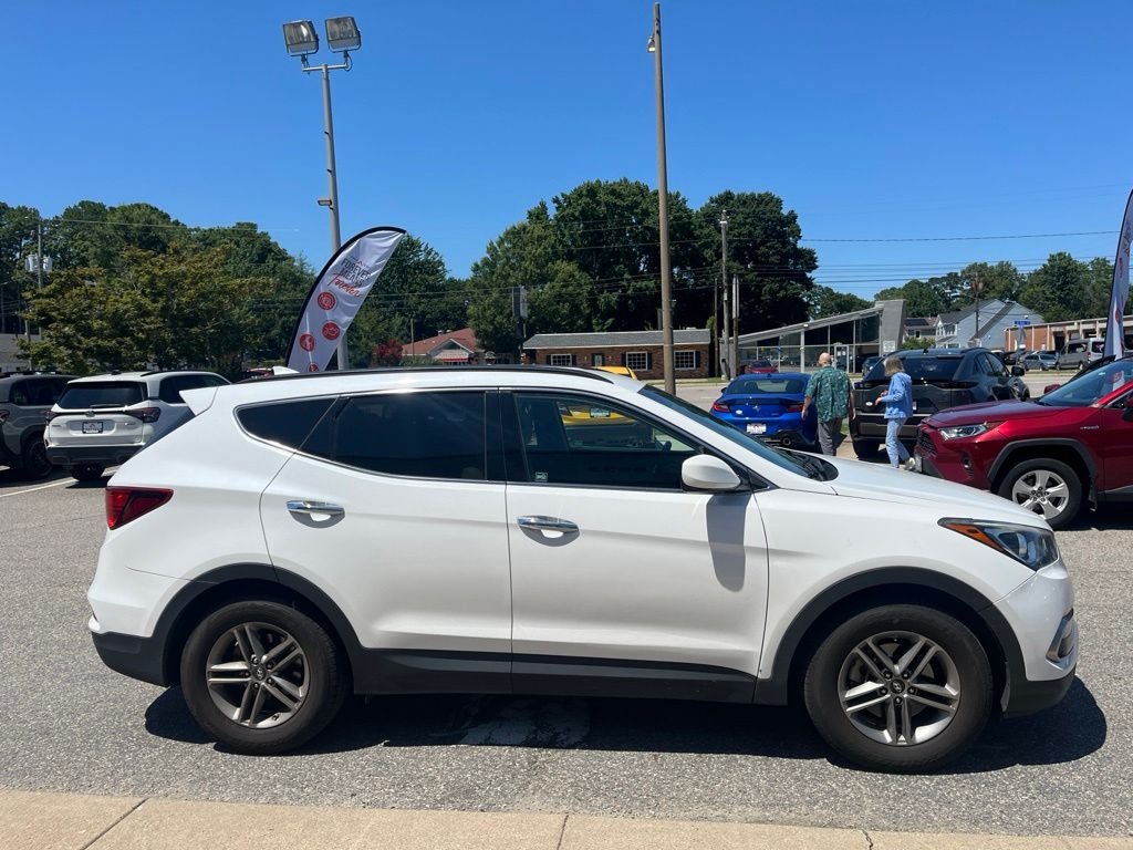 Used 2017 White Hyundai 2.4 image 3