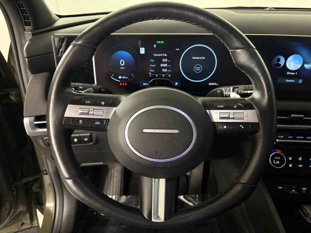 Used 2025 Green Hyundai Limited image 20
