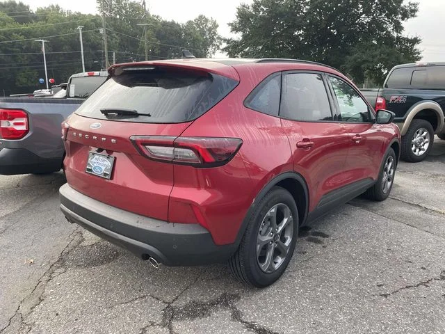 Used 2025 Red Metallic Ford ST-Line image 7