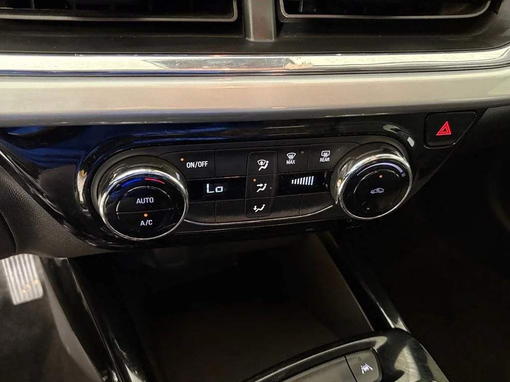 Used 2025 Gray Chevrolet LT image 25