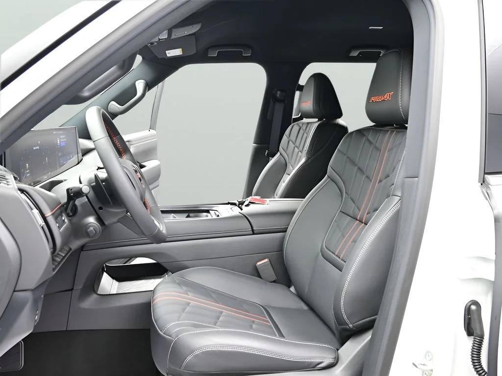 New 2025 2t Wht Blk Nissan PRO-4X image 22