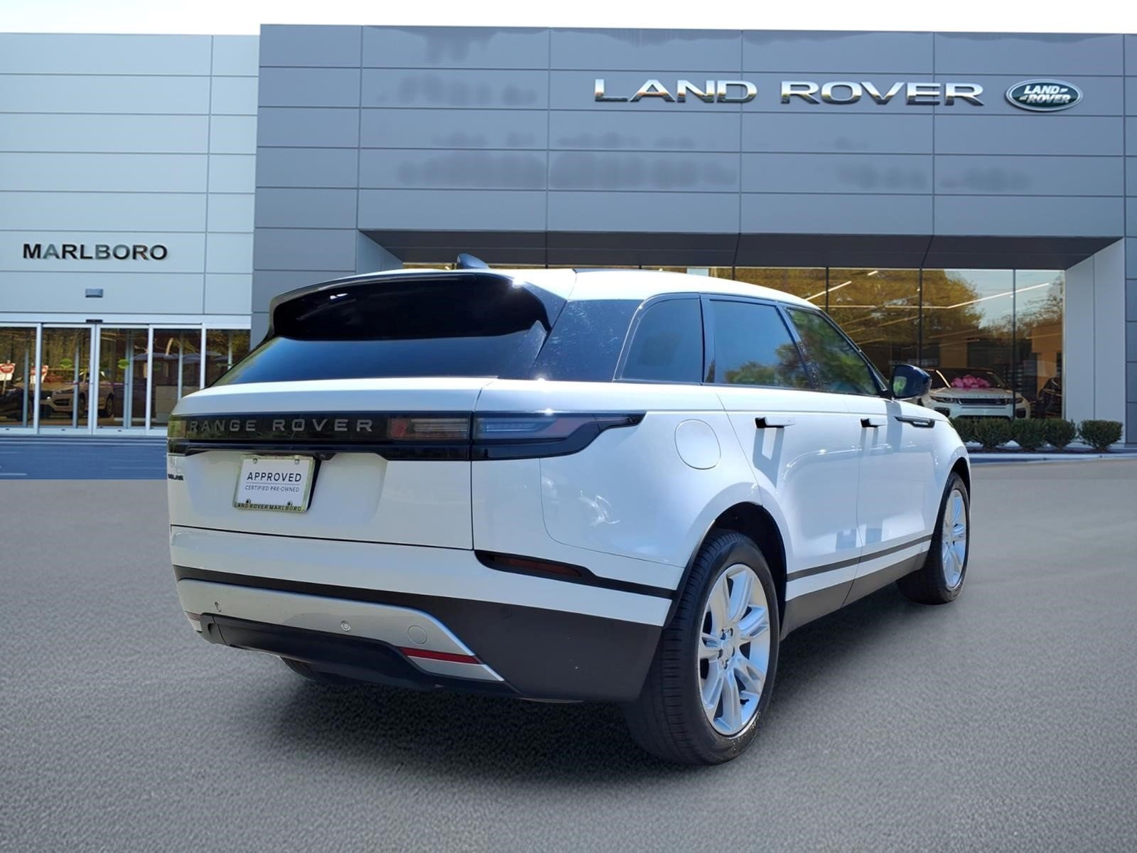 Certified Used 2026 Fuji White Land Rover S image 2