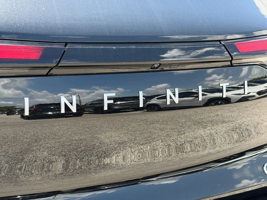 New 2027 MINERAL BLACK INFINITI Luxe FWD image 10