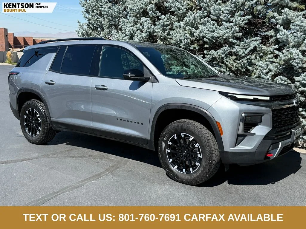 Used 2025 Gray Chevrolet Z71 image 11