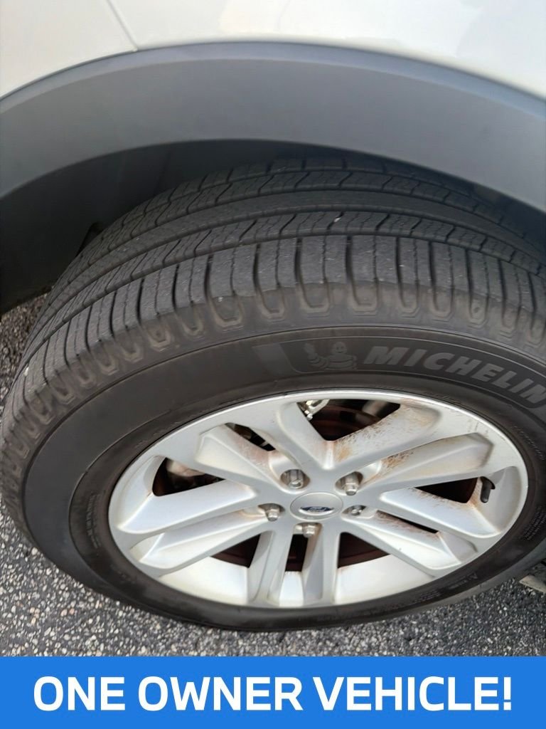 Used 2017 Silver Ford XLT image 2