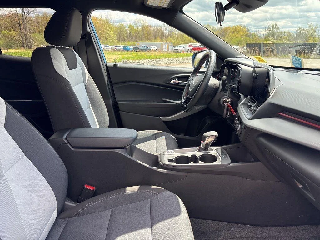Used 2024 Blue Chevrolet 1RS image 35