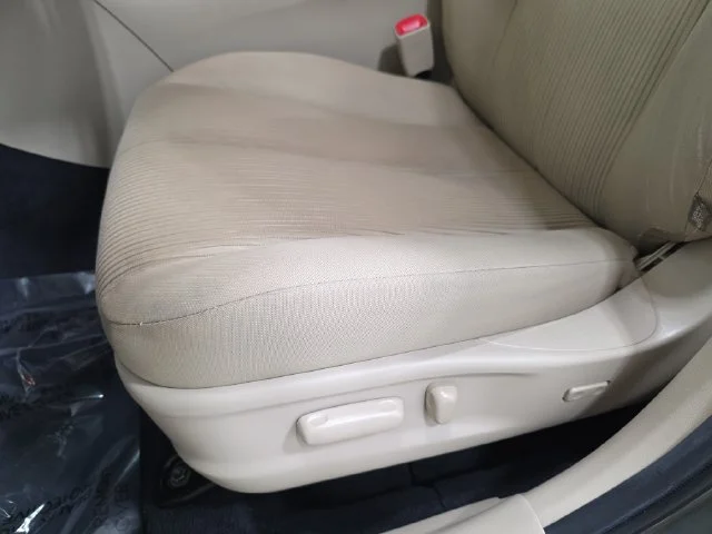 Used 2014 Green Toyota  image 28