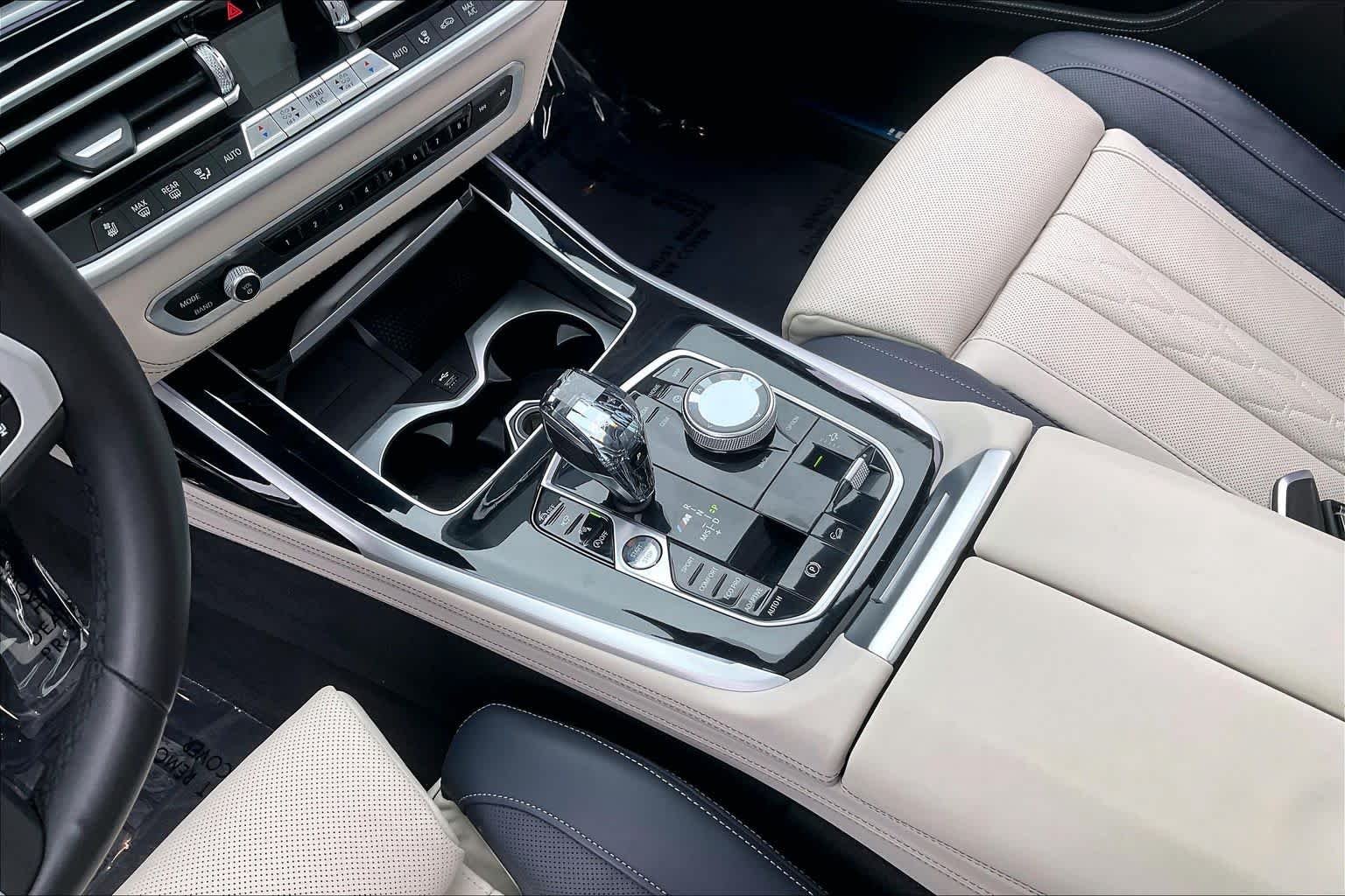 Used 2021 Tanzanite Blue II Metallic BMW M50i image 16