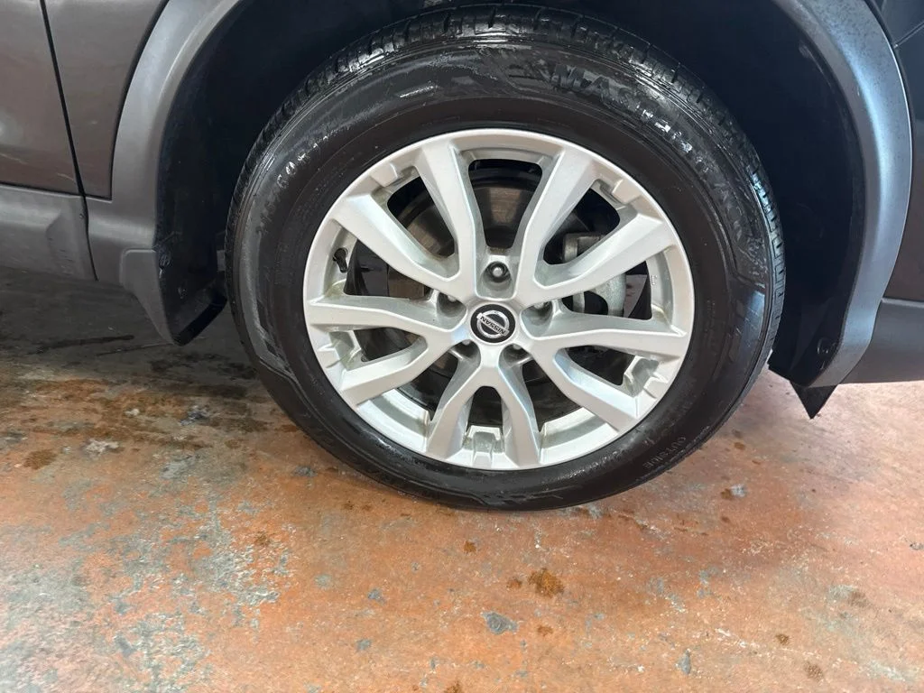 Used 2020 Black Nissan S image 10