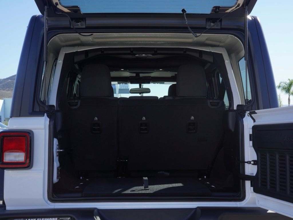 New 2026 Bright White Clear-Coat Exterior Paint Jeep Sport image 5