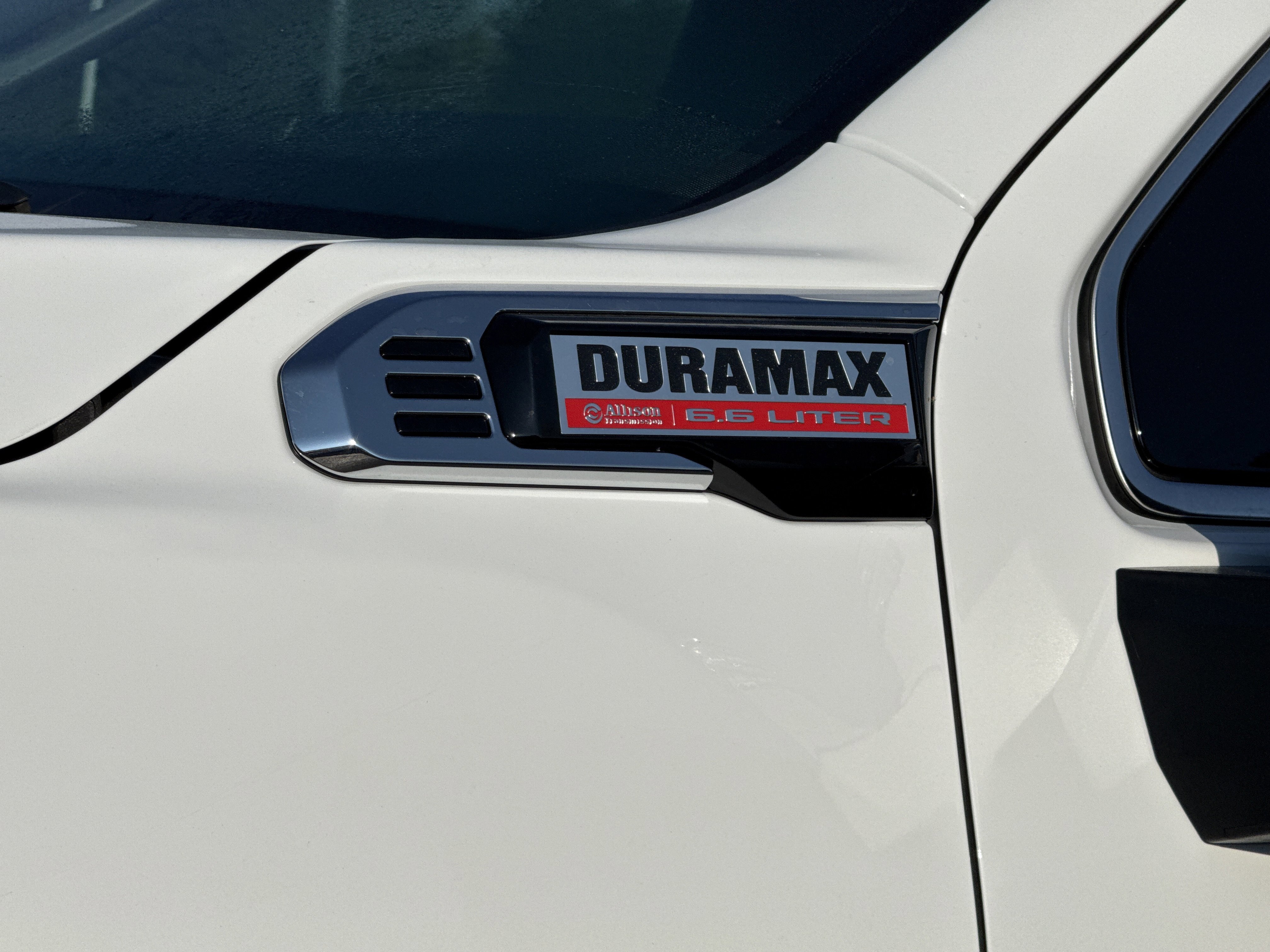 2026 GMC Sierra 3500HD Denali - Photo 17