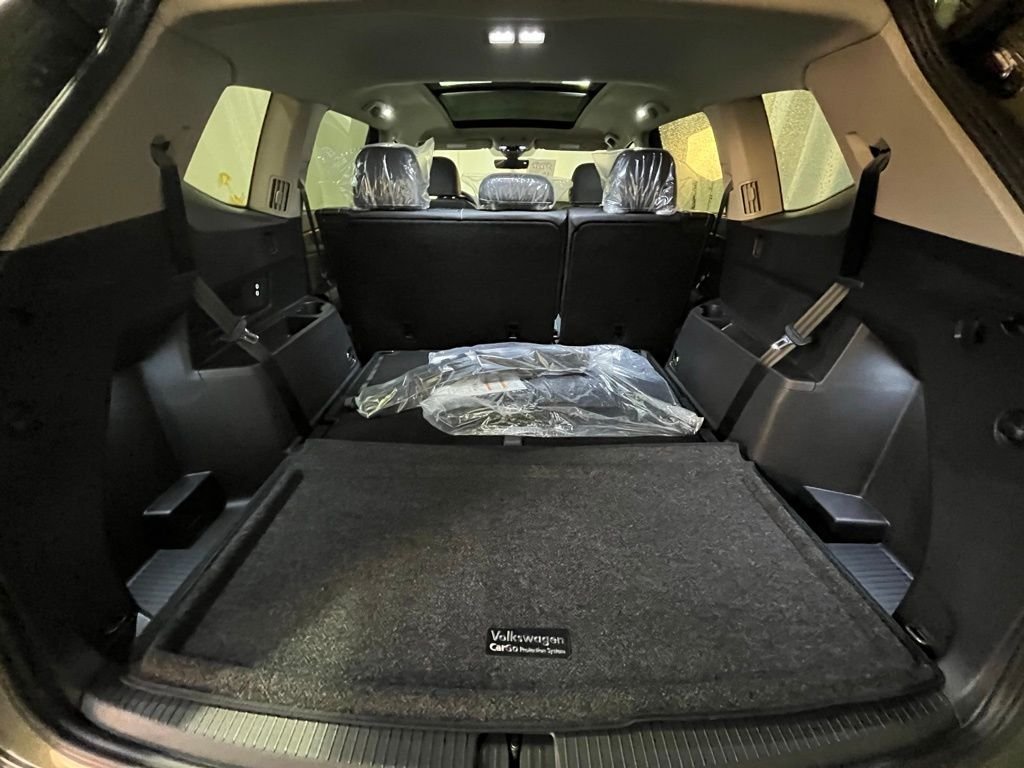 New 2026 Green Volkswagen 2.0T SE w/Technology image 26