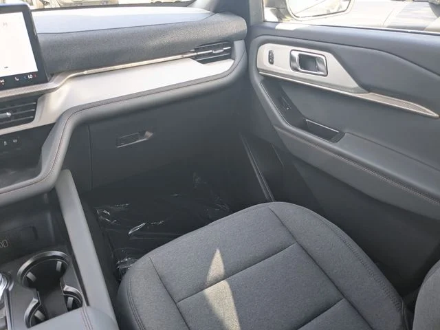New 2027 Carbonized Gray Metallic Ford Active image 17