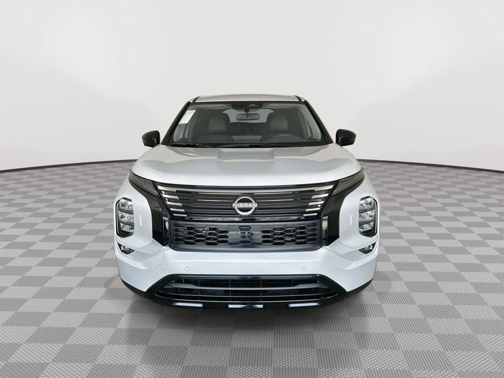 New 2026 White Nissan SL image 3