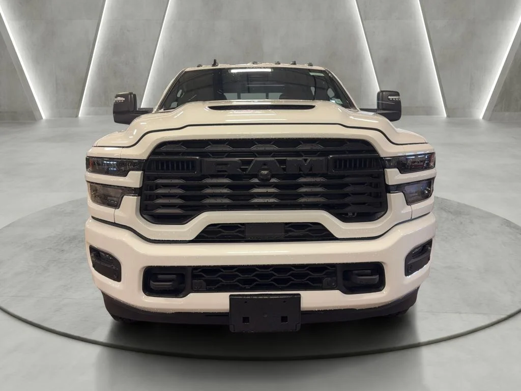 New 2026 Bright White Clear-Coat Exterior Paint RAM Tradesman image 2