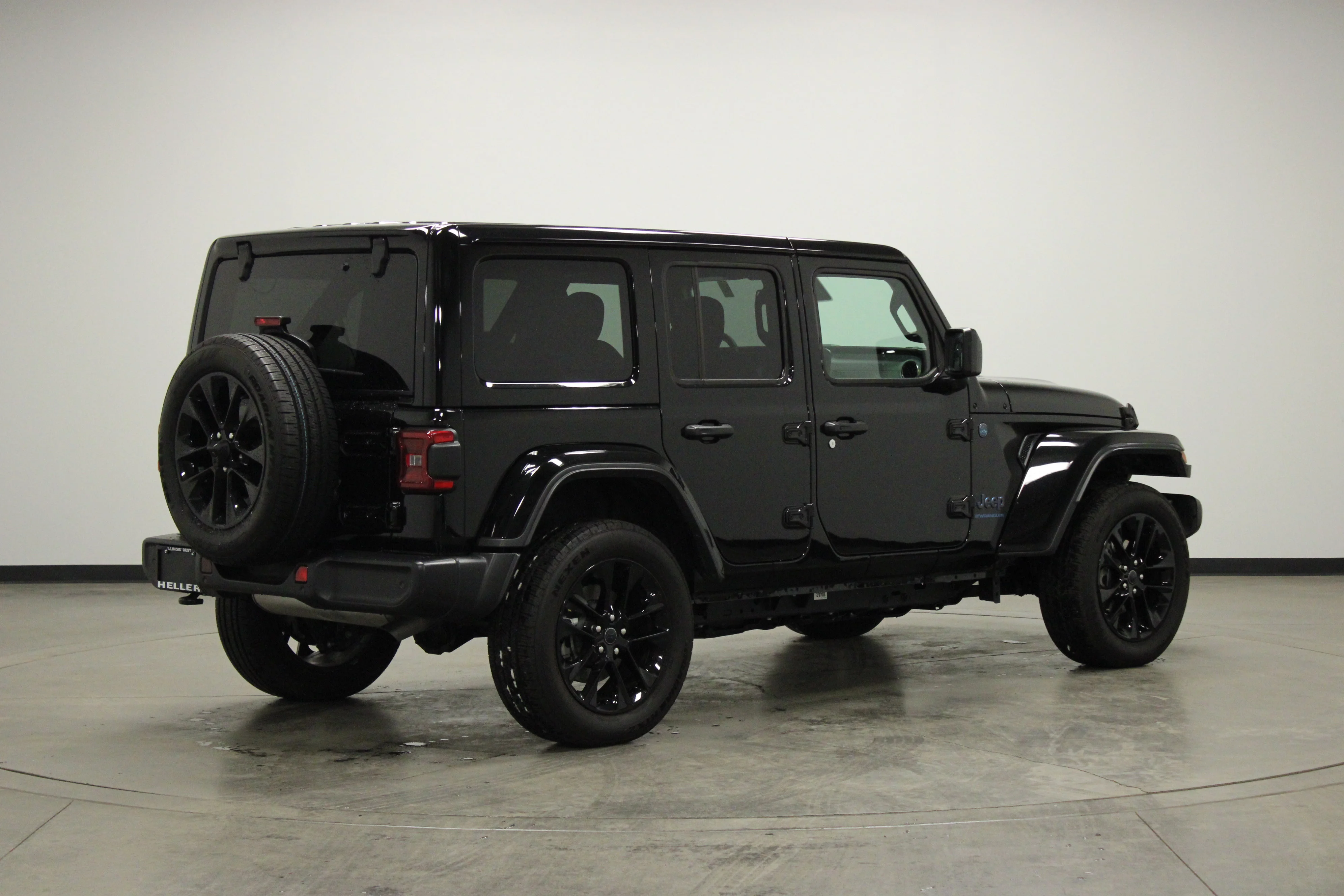 Used 2025 Black Clearcoat Jeep Sahara image 8