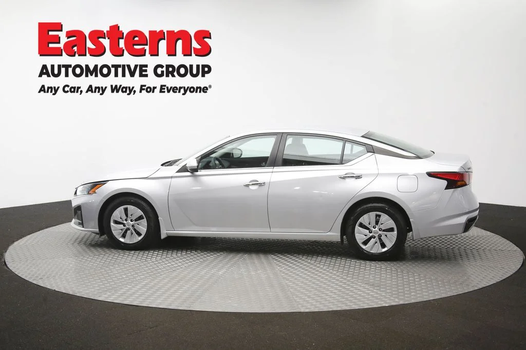 Used 2023 Silver Nissan 2.5 S image 59