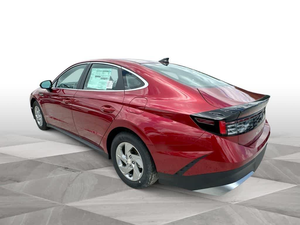 New 2026 Ultimate red Hyundai SE image 6