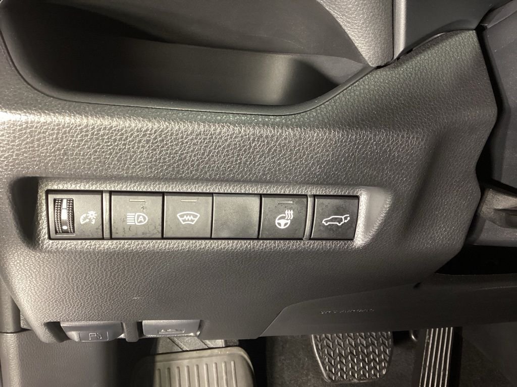 Used 2025 Silver Toyota XLE image 19