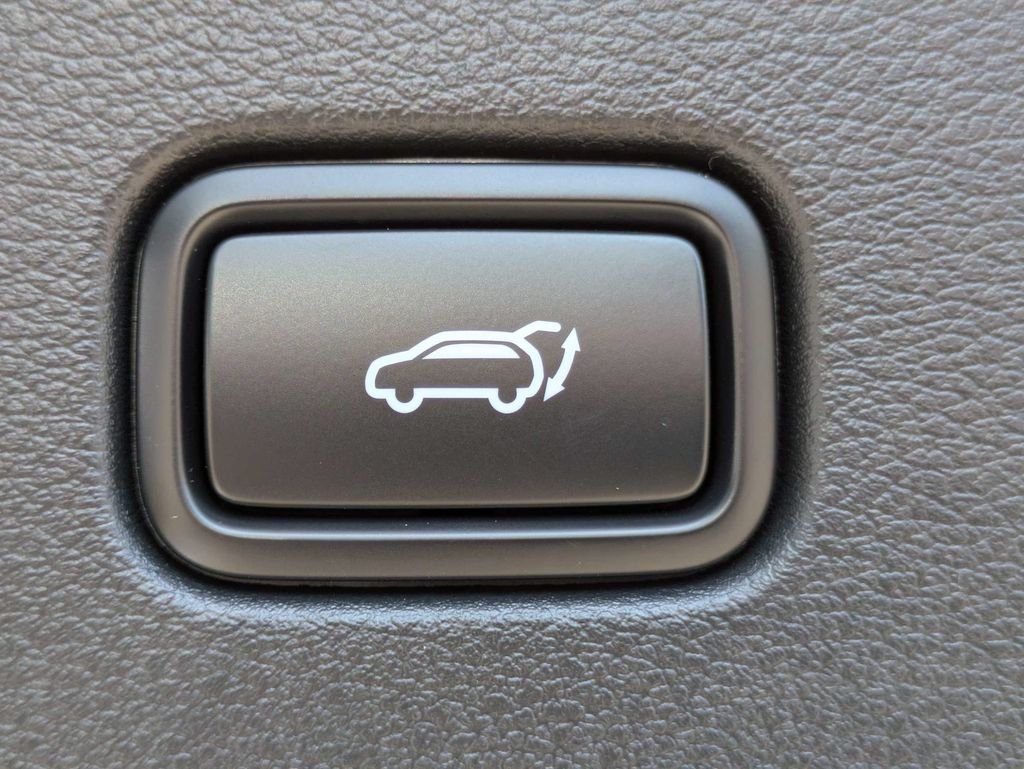 New 2026 Wolf Gray Kia X-Line image 14