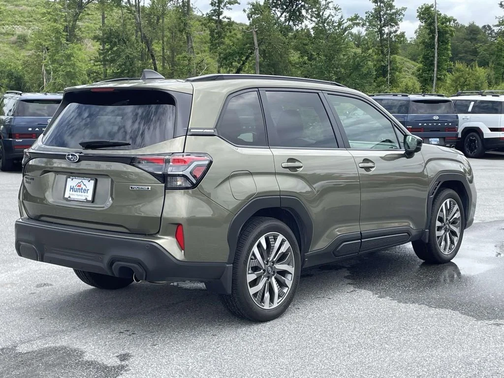 2025 Subaru Forester Touring - Photo 27