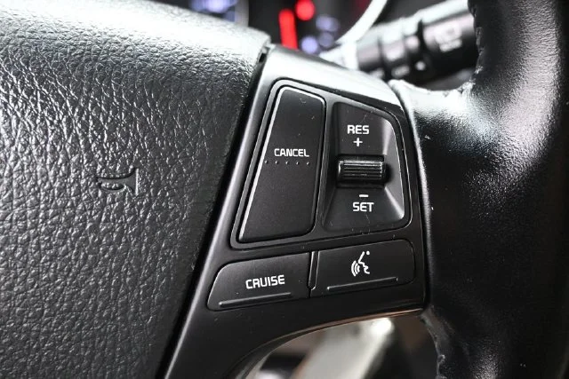 Used 2015 Red Kia LX image 18