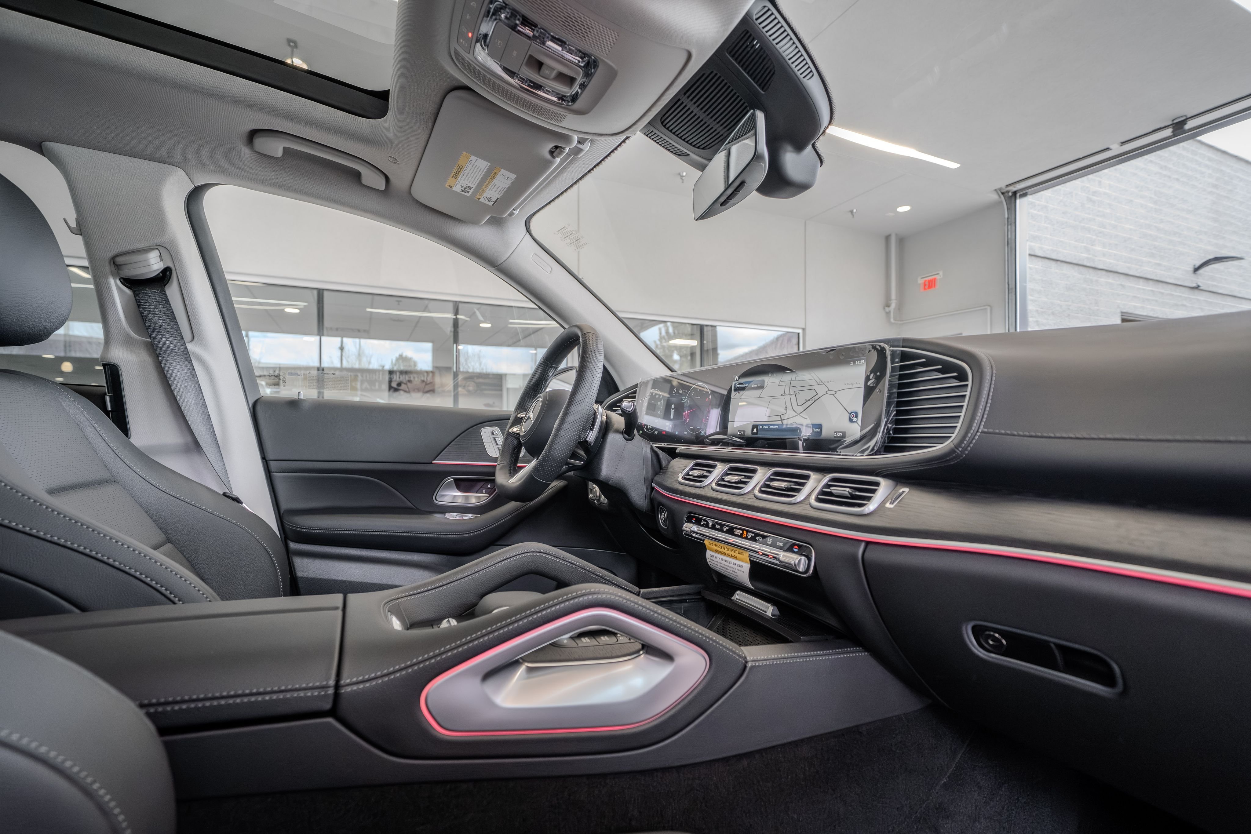 New 2026 MANUFAKTUR Moonlight White Metallic Mercedes-Benz GLS 450 image 17