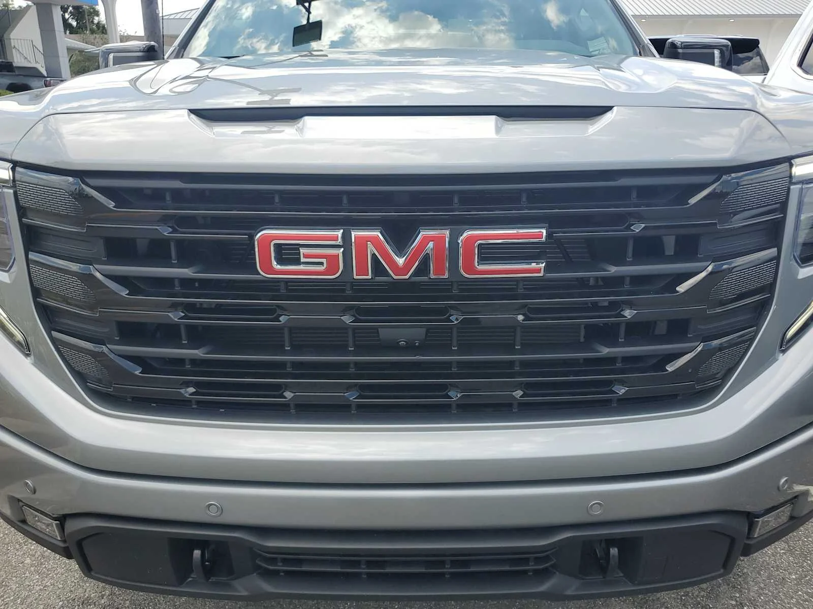 New 2026 Sterling Metallic GMC Elevation image 23