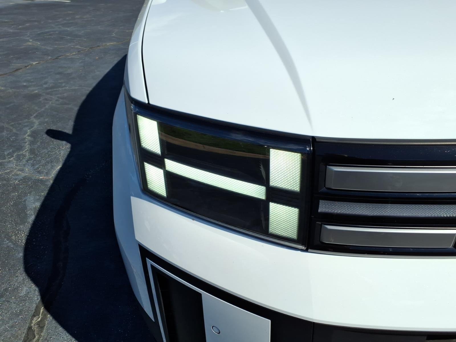 Used 2025 Serenity White Hyundai SEL image 15