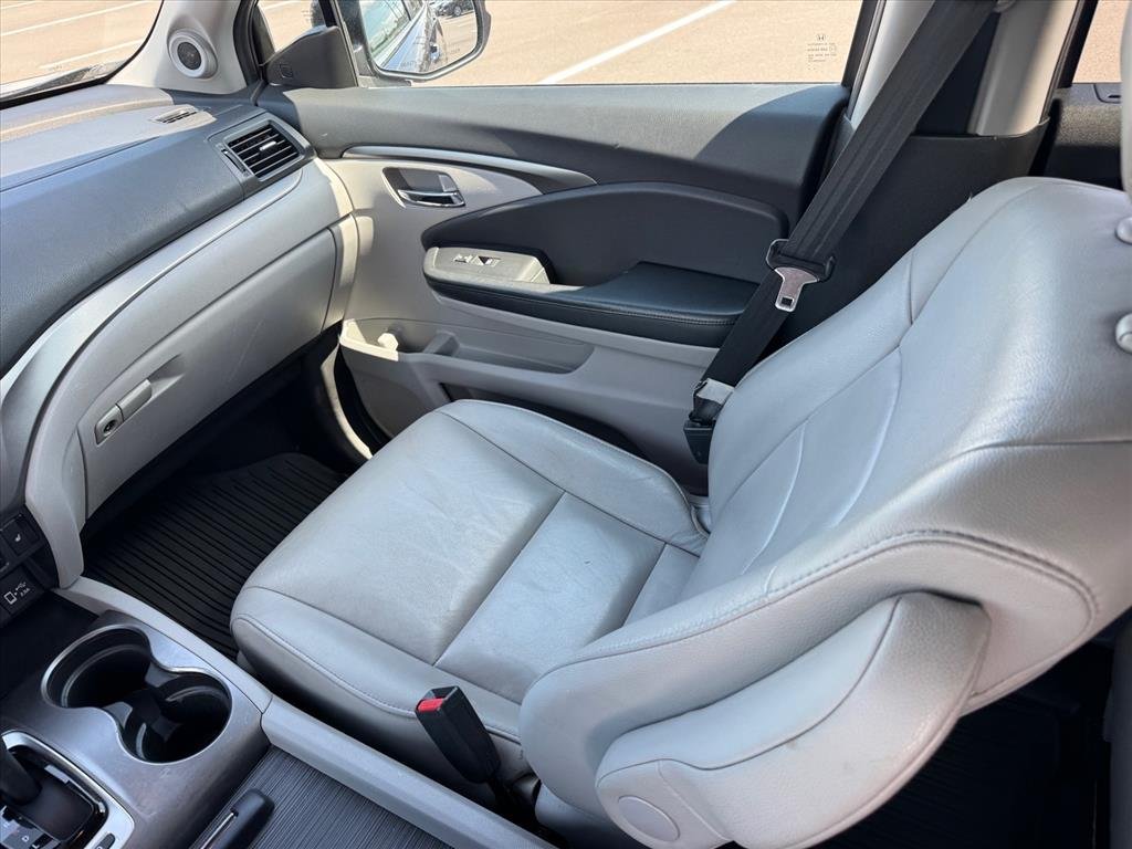 Used 2019 Obsidian Blue Pearl Honda EX-L image 14