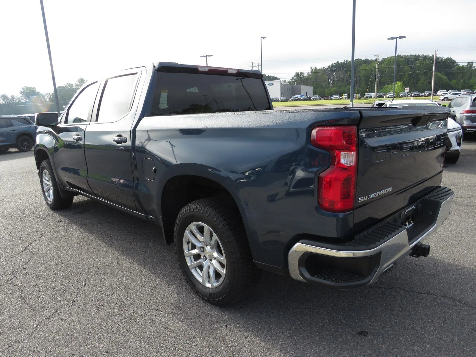 Used 2019  CHEVROLET TRUCK  image 9