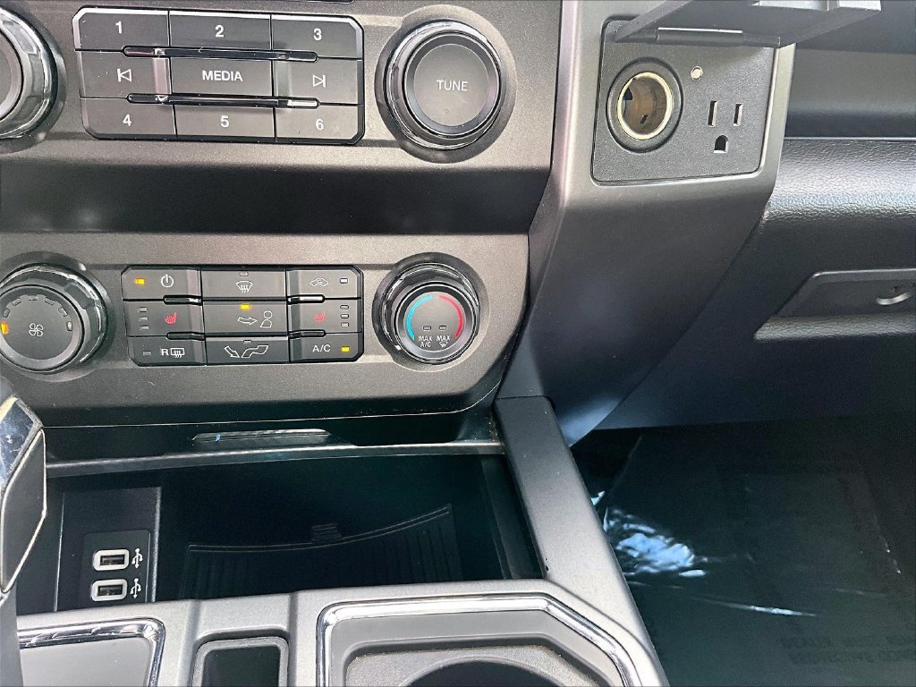 Used 2020 Black Ford XLT image 27