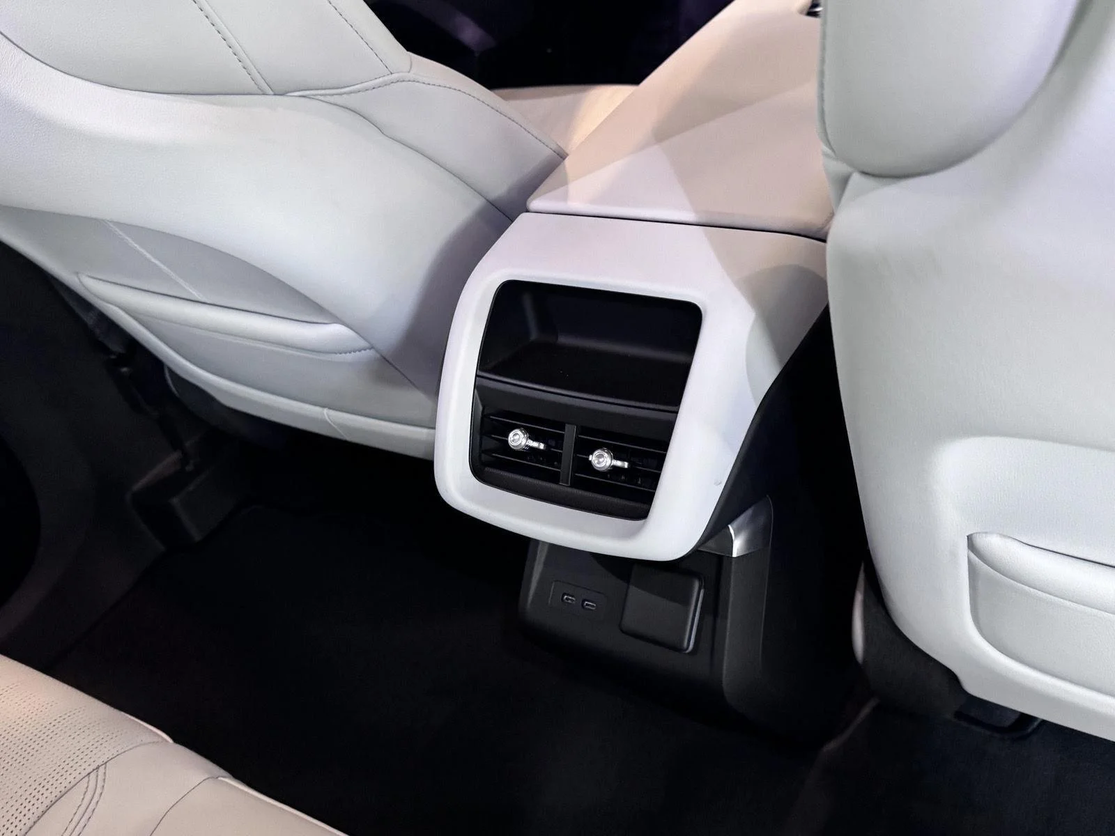2026 Cadillac LYRIQ Premium Sport - Photo 13
