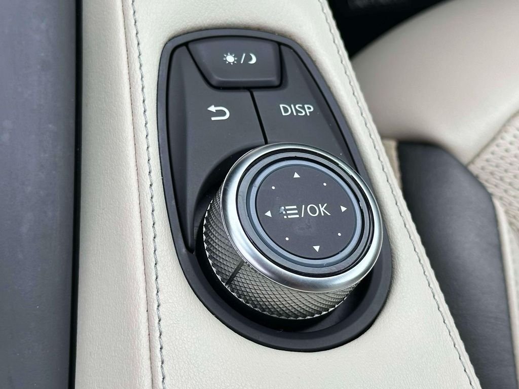 Used 2022 Blue INFINITI LUXE image 30