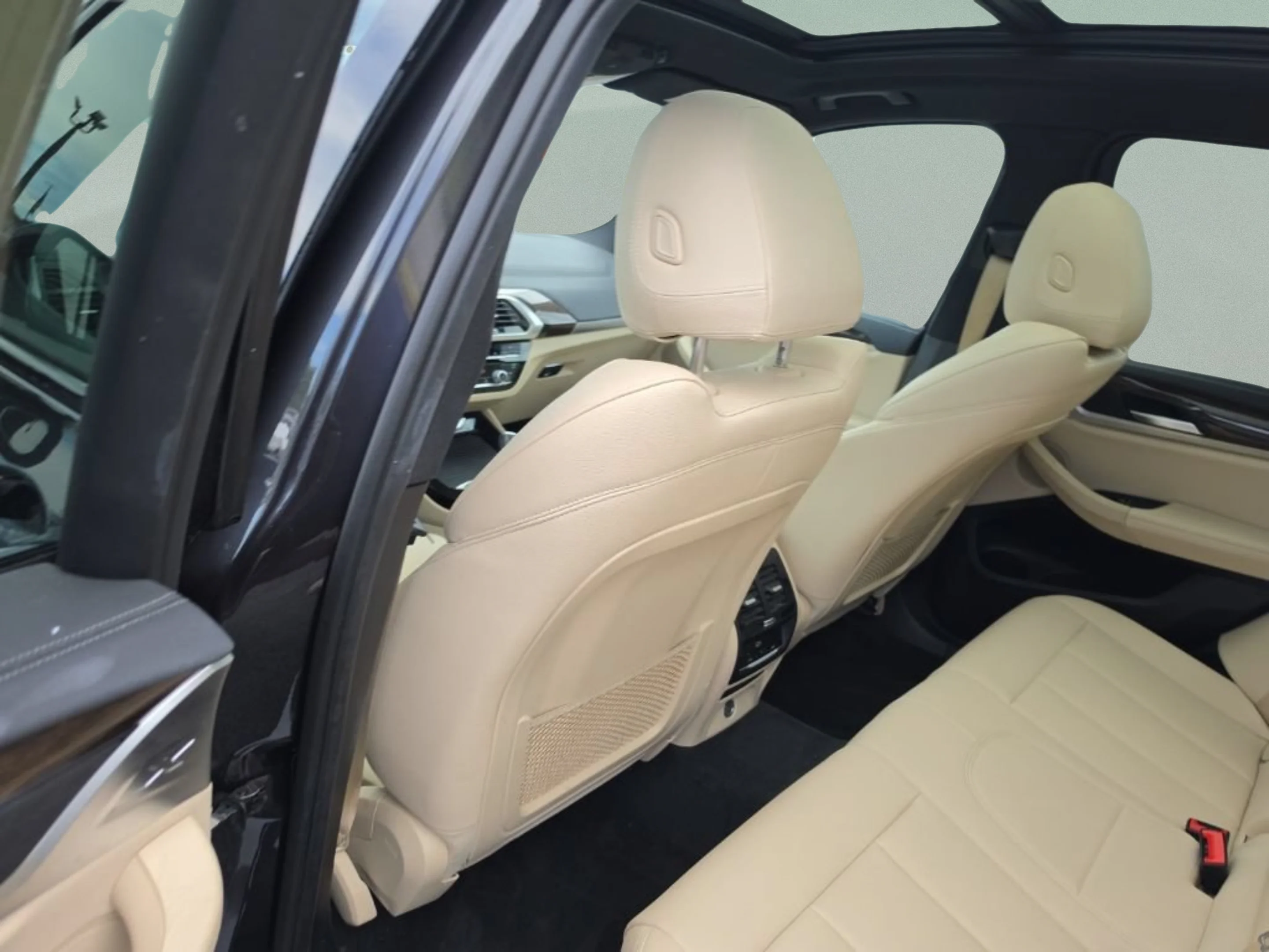 Used 2015 Gray Ford SE image 49